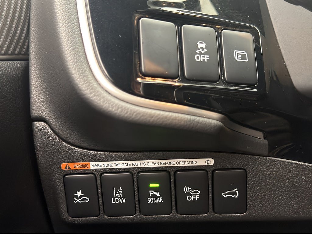 Vehicle Image 25