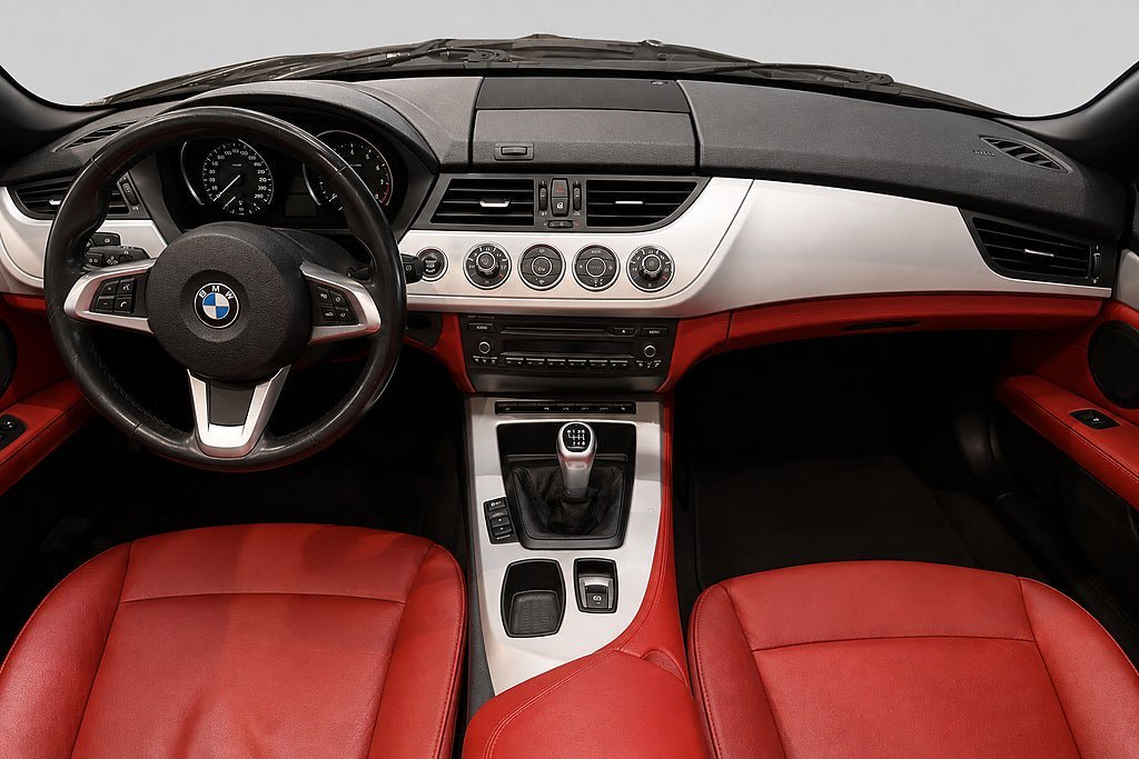 Vehicle Image 8