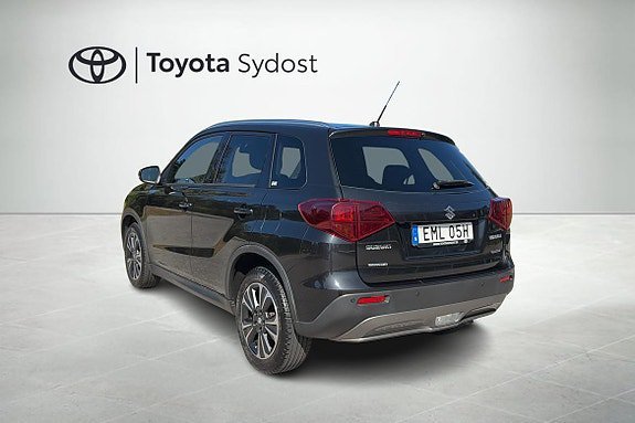 Vehicle Image 4