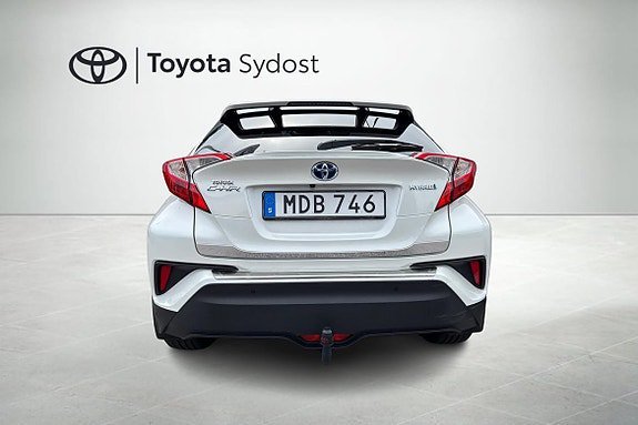 Vehicle Image 6