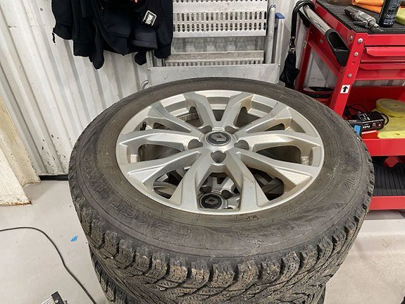 Vehicle Image 9