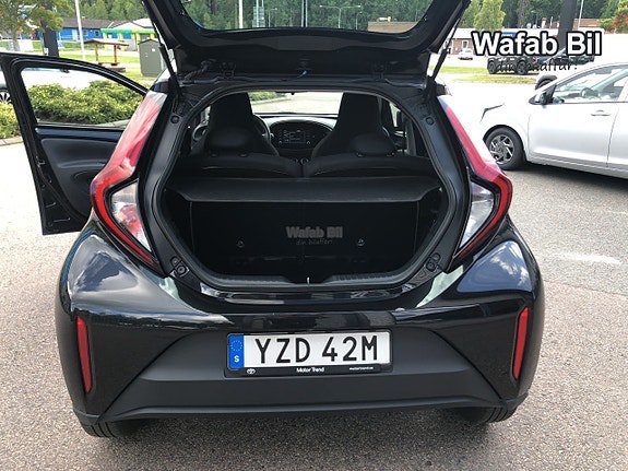 Vehicle Image 14