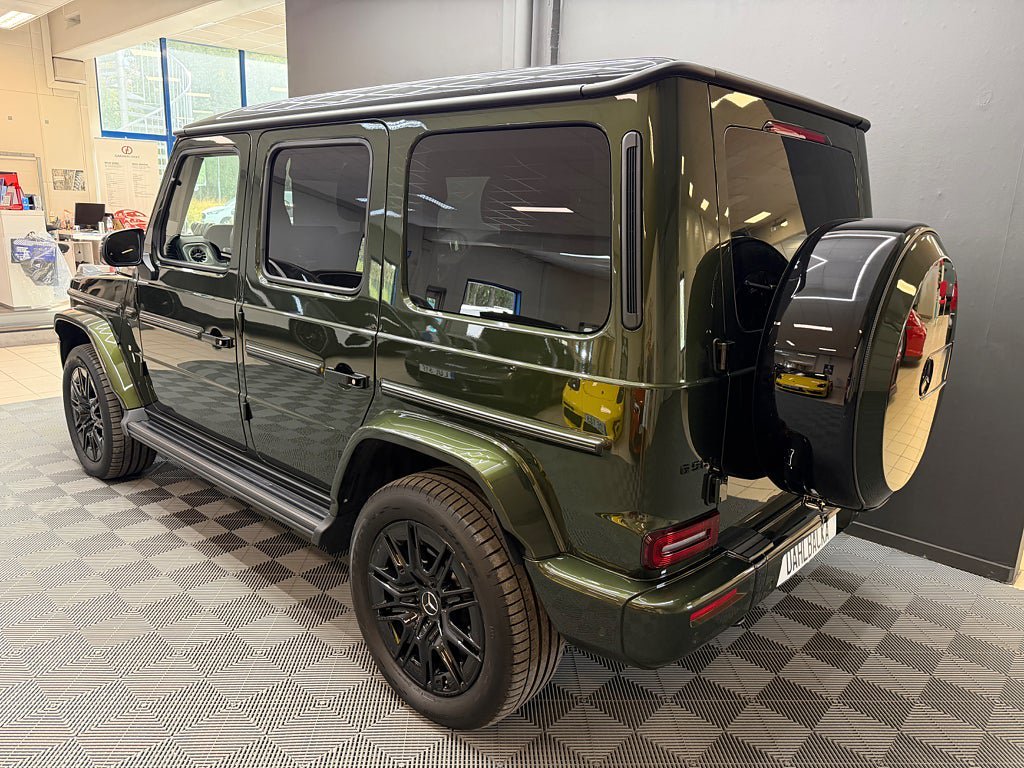 Vehicle Image 6