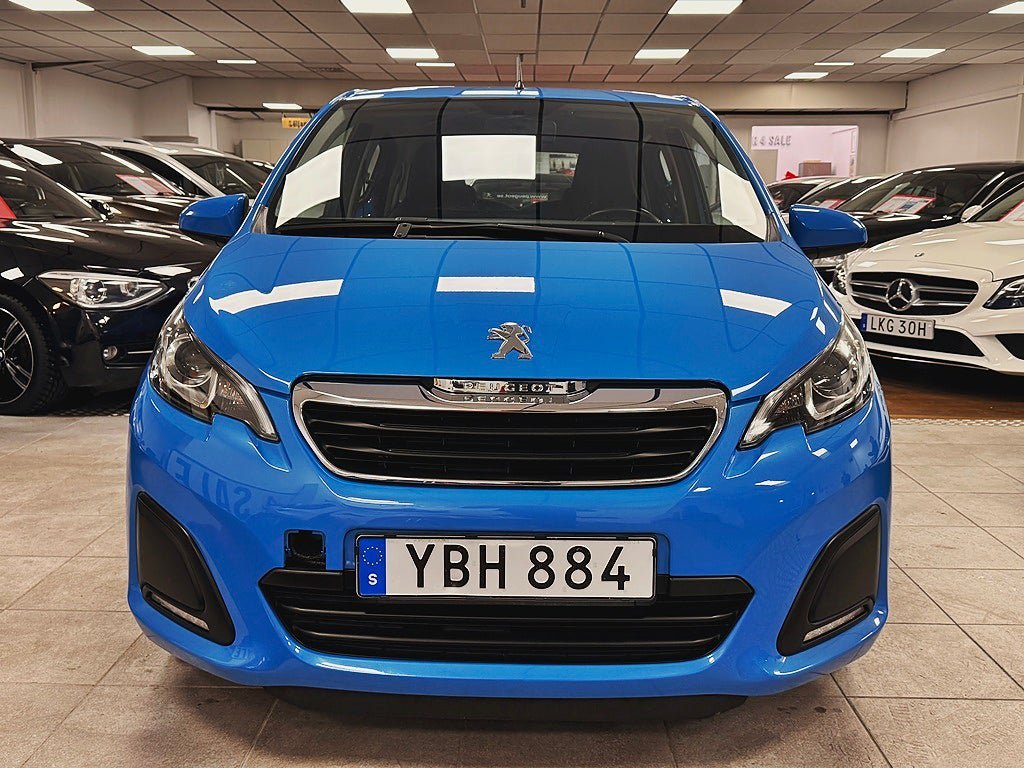 Vehicle Image 4