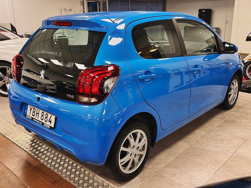 Vehicle Image 6
