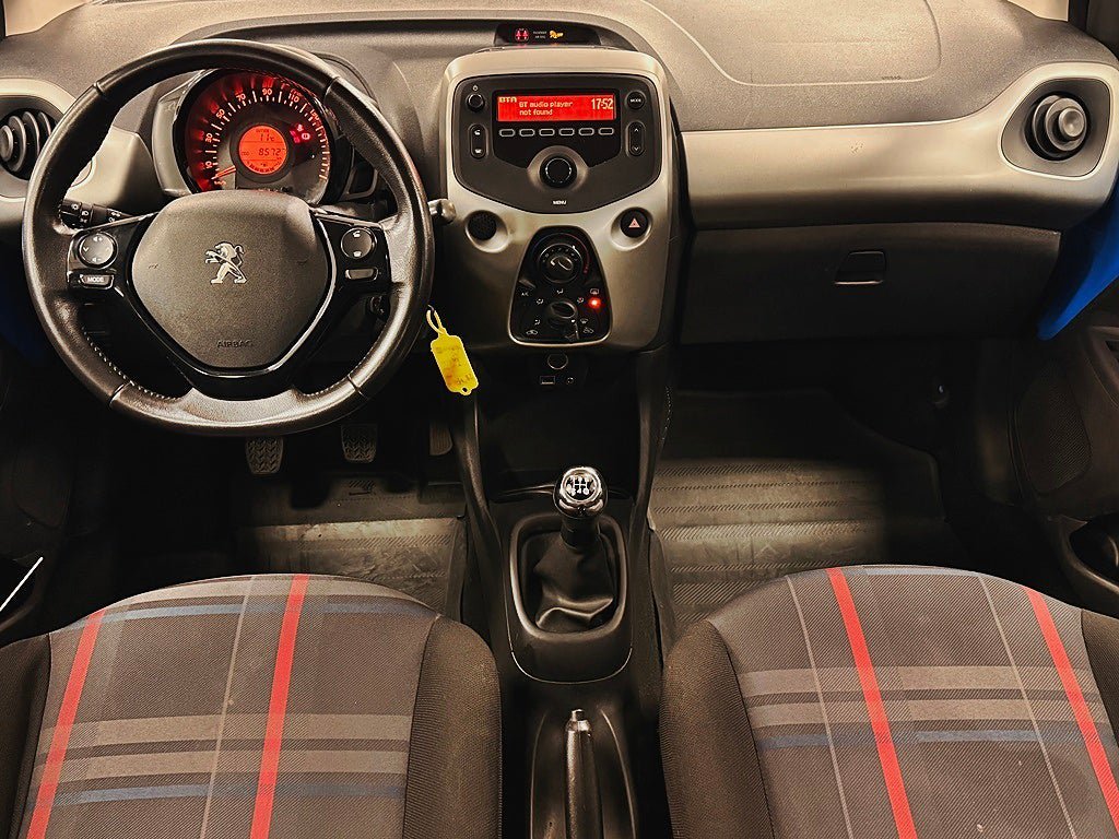 Vehicle Image 7
