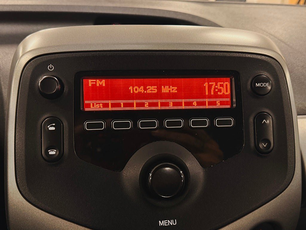 Vehicle Image 12