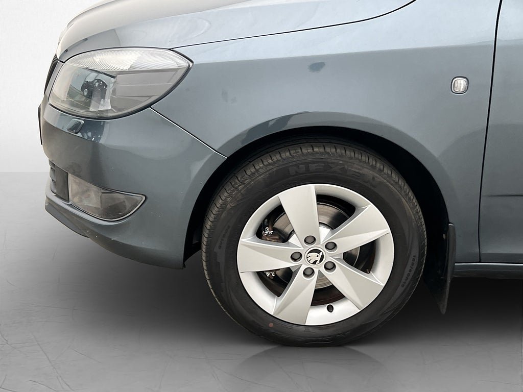 Vehicle Image 10