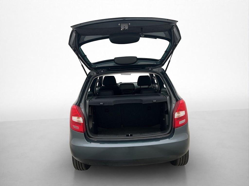 Vehicle Image 16