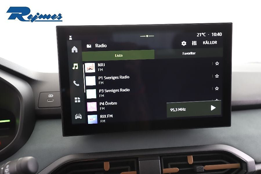Vehicle Image 10