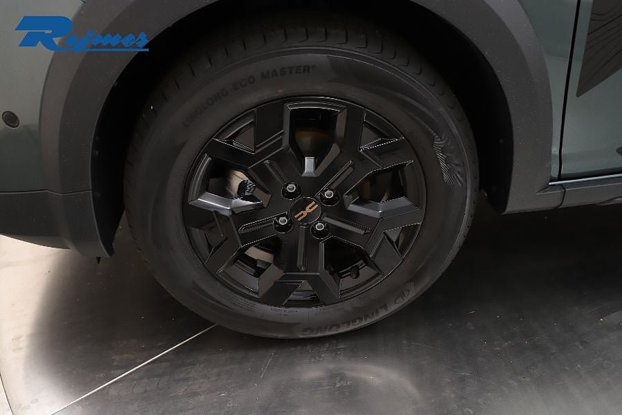 Vehicle Image 17