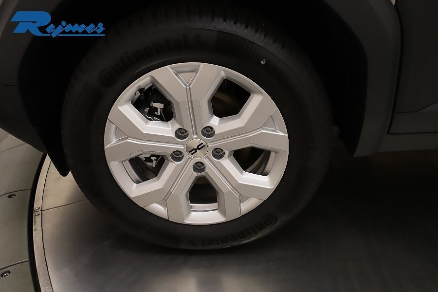 Vehicle Image 17