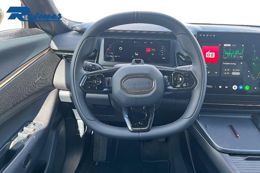 Vehicle Image 9