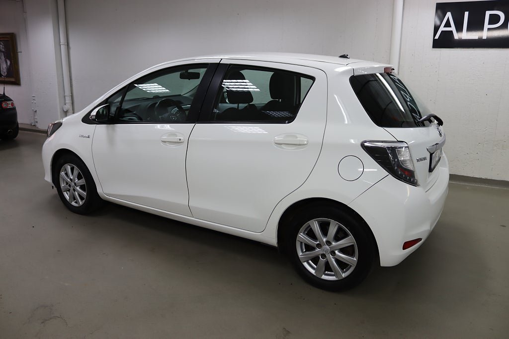Vehicle Image 8