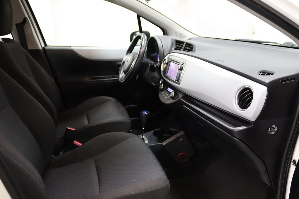 Vehicle Image 15