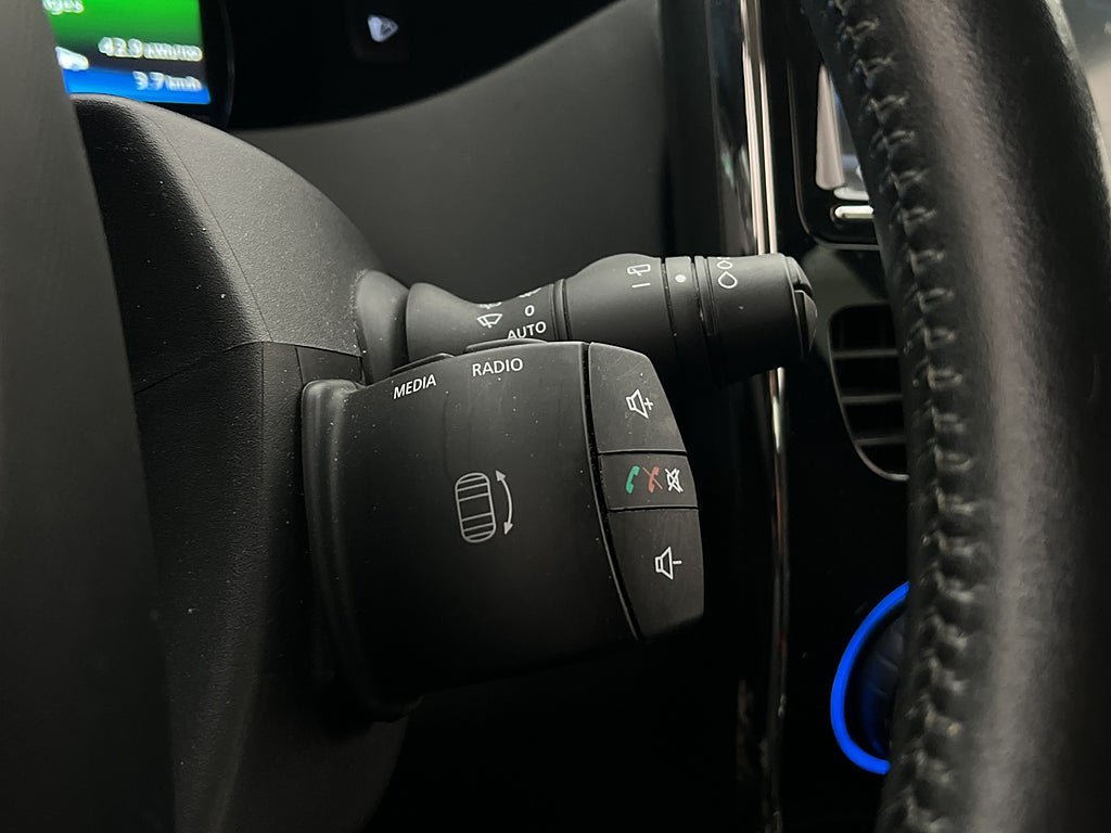 Vehicle Image 24