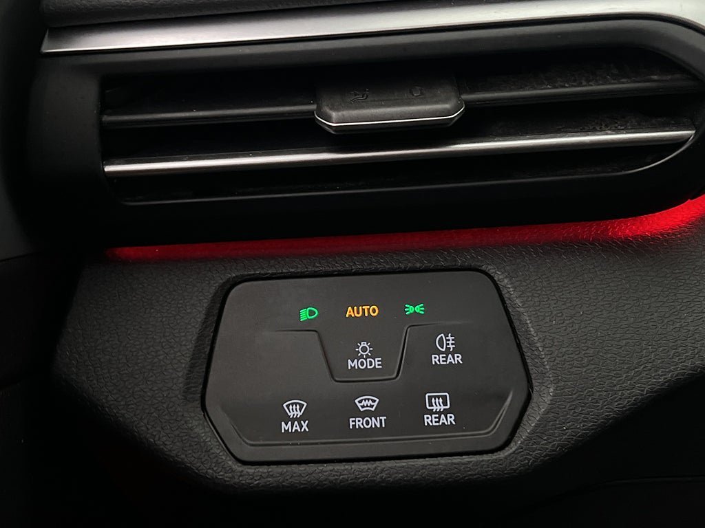 Vehicle Image 26