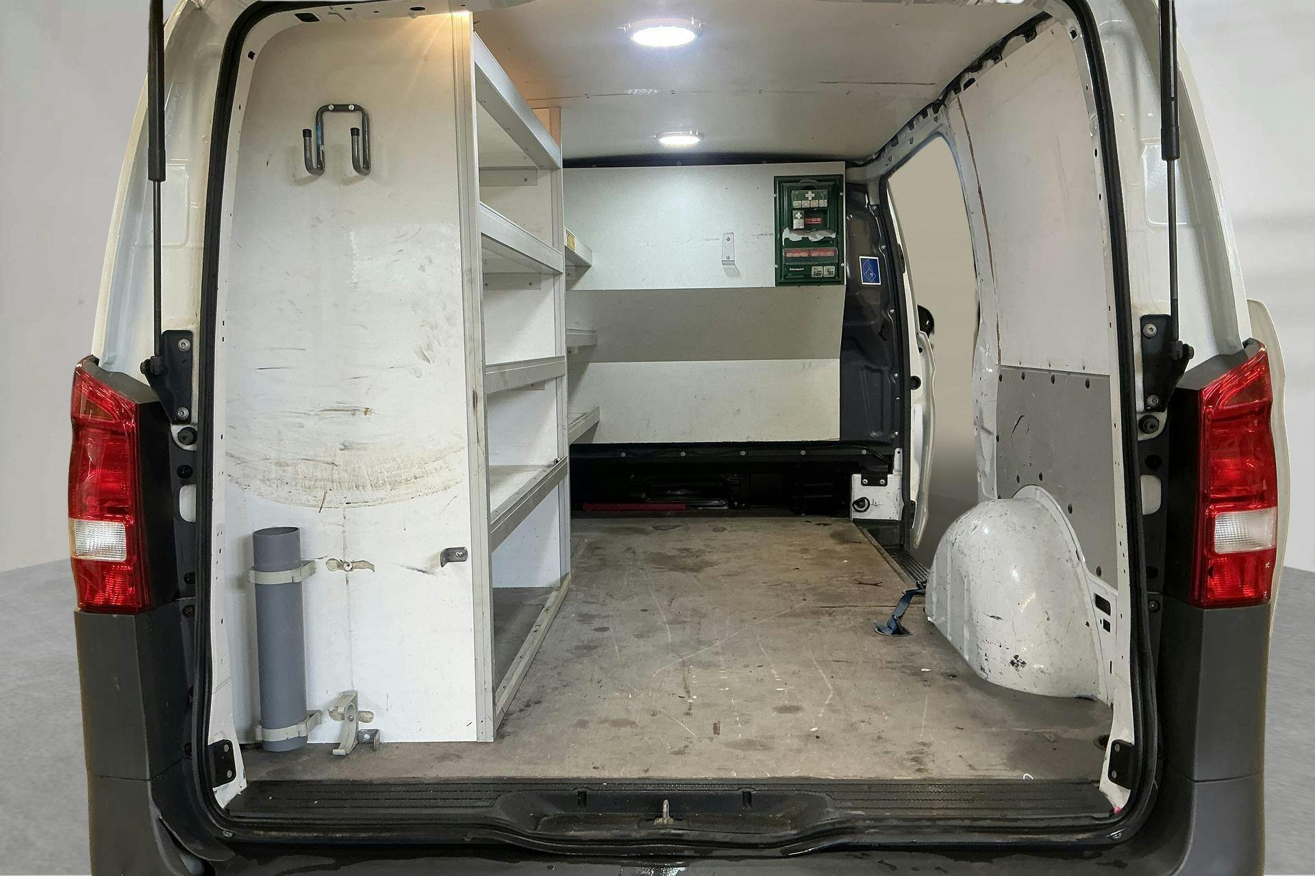 Vehicle Image 9