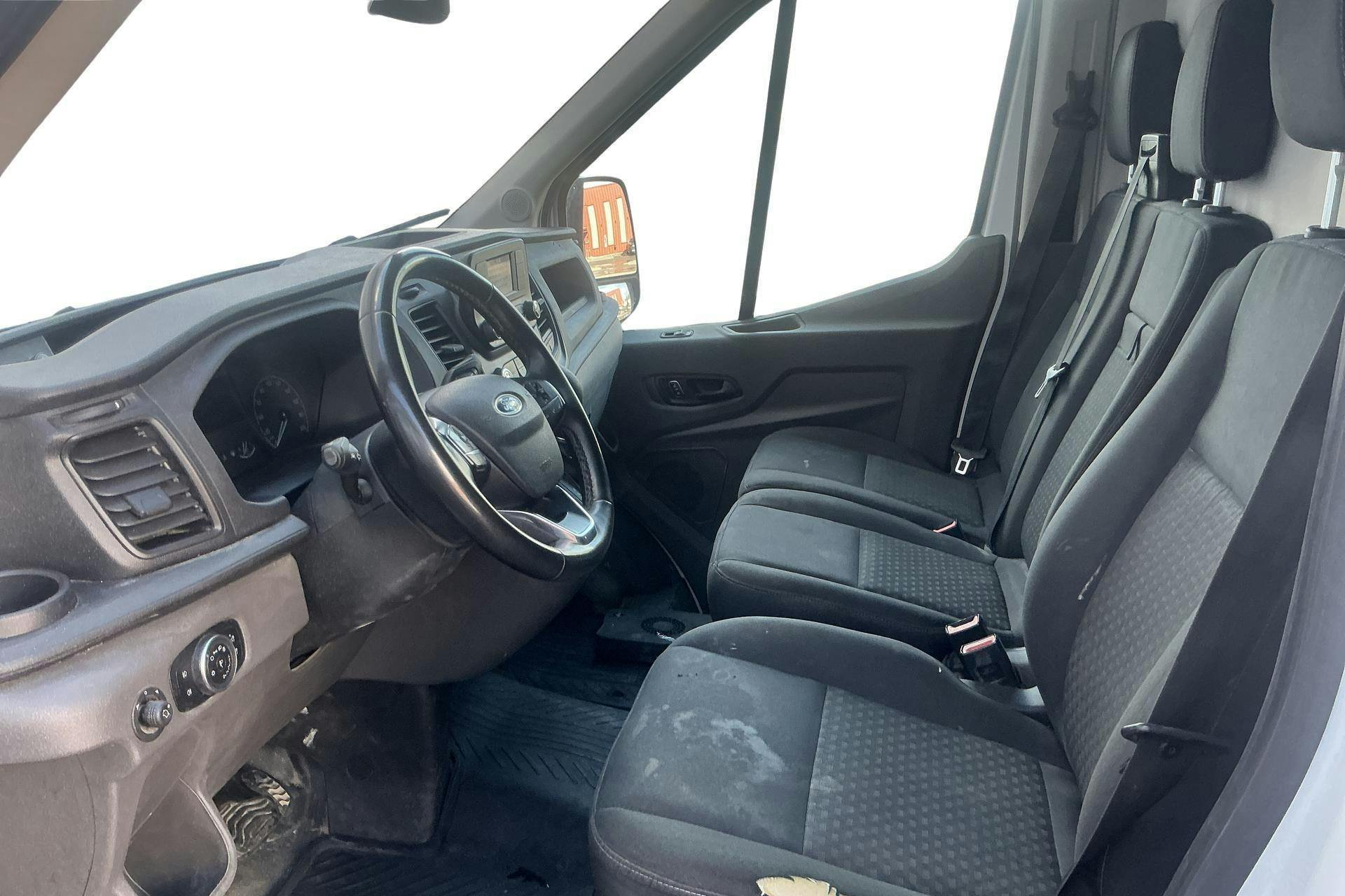 Vehicle Image 8
