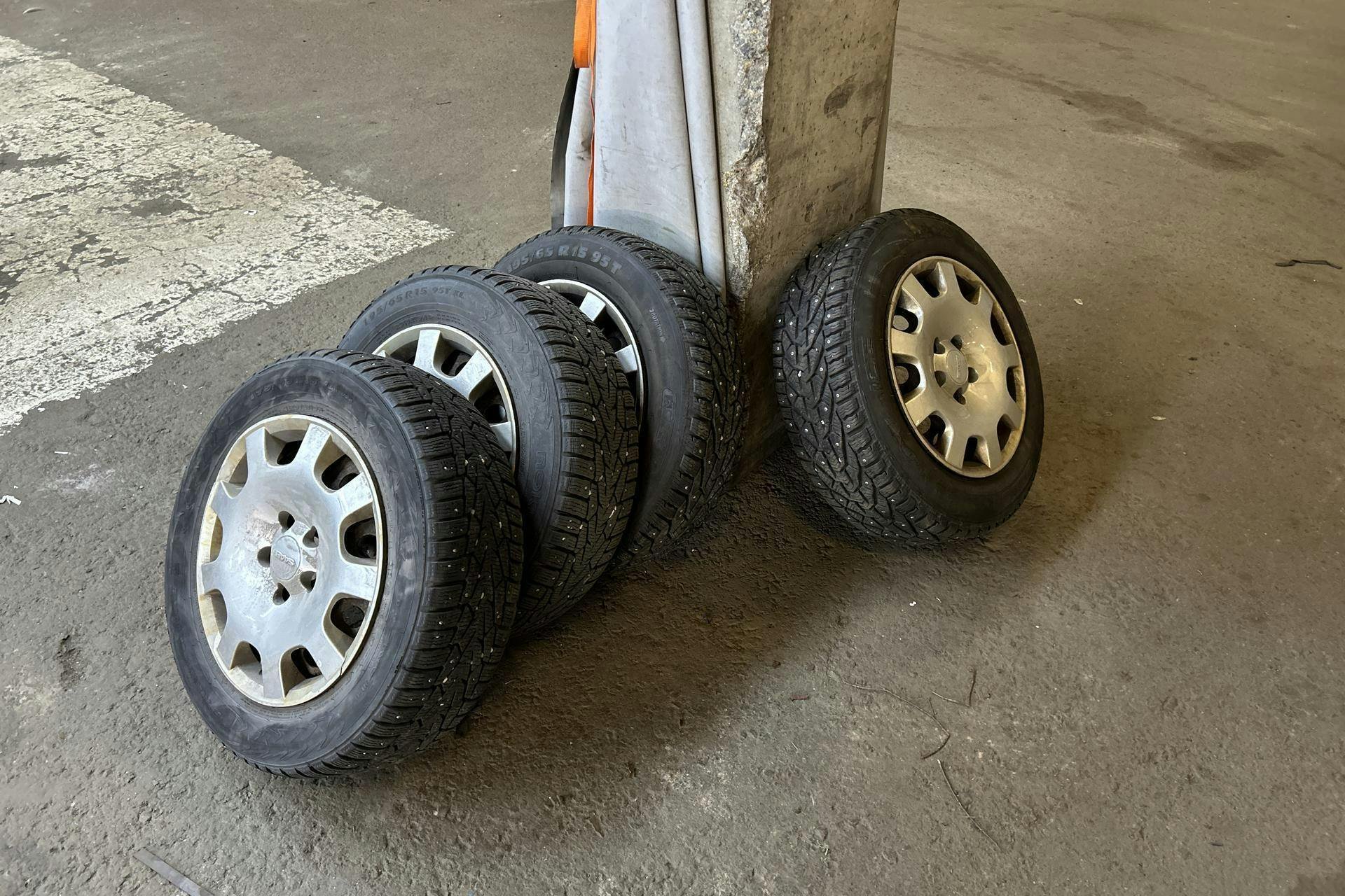 Vehicle Image 12