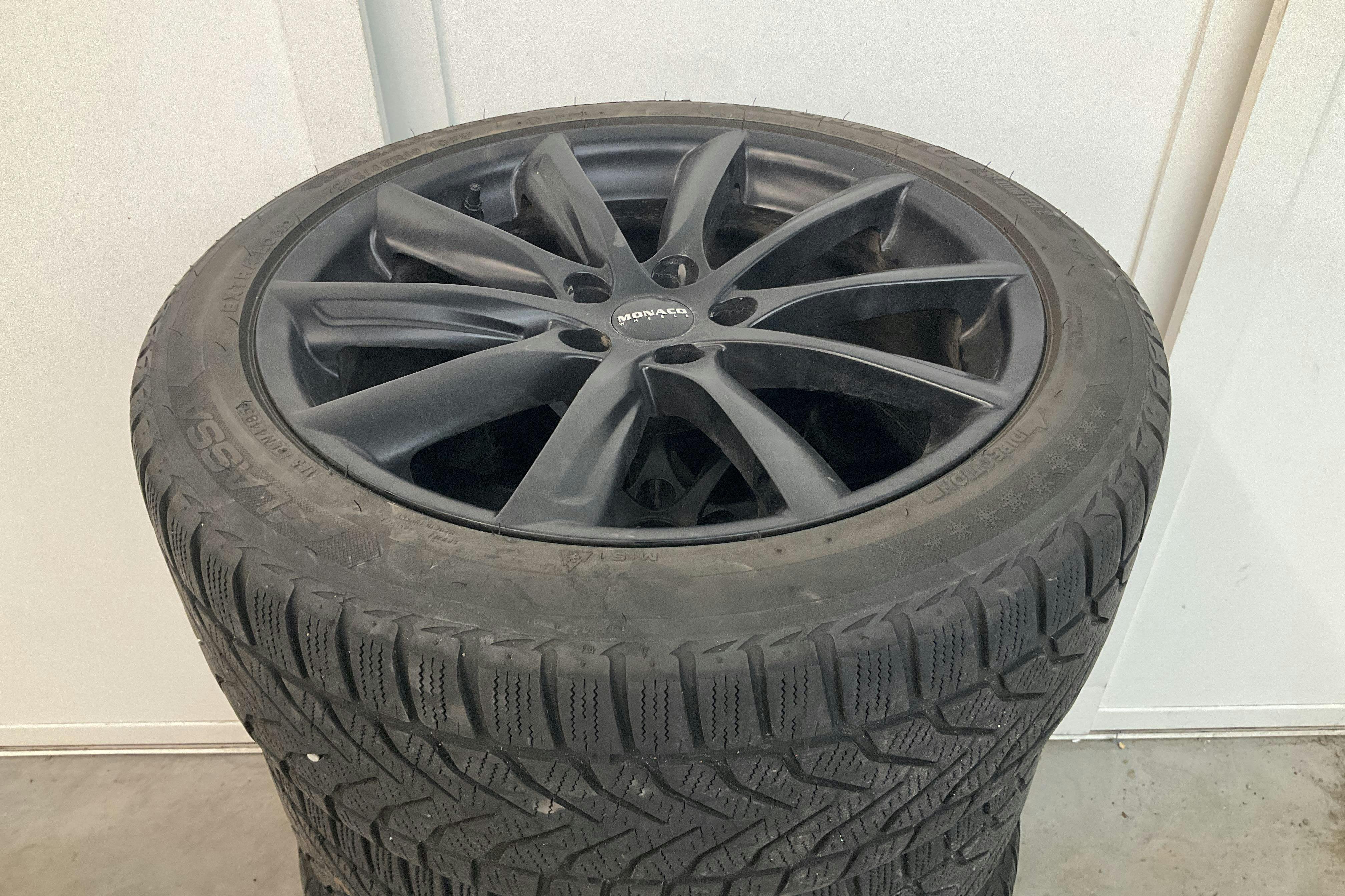 Vehicle Image 14