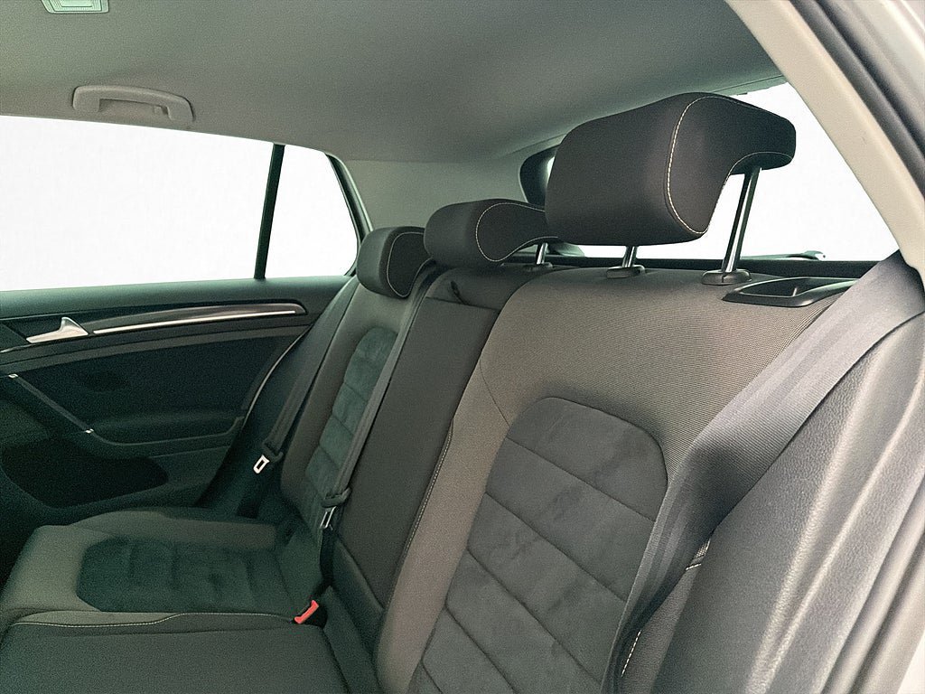Vehicle Image 24