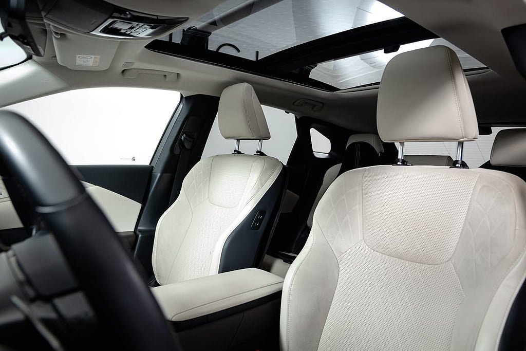 Vehicle Image 15