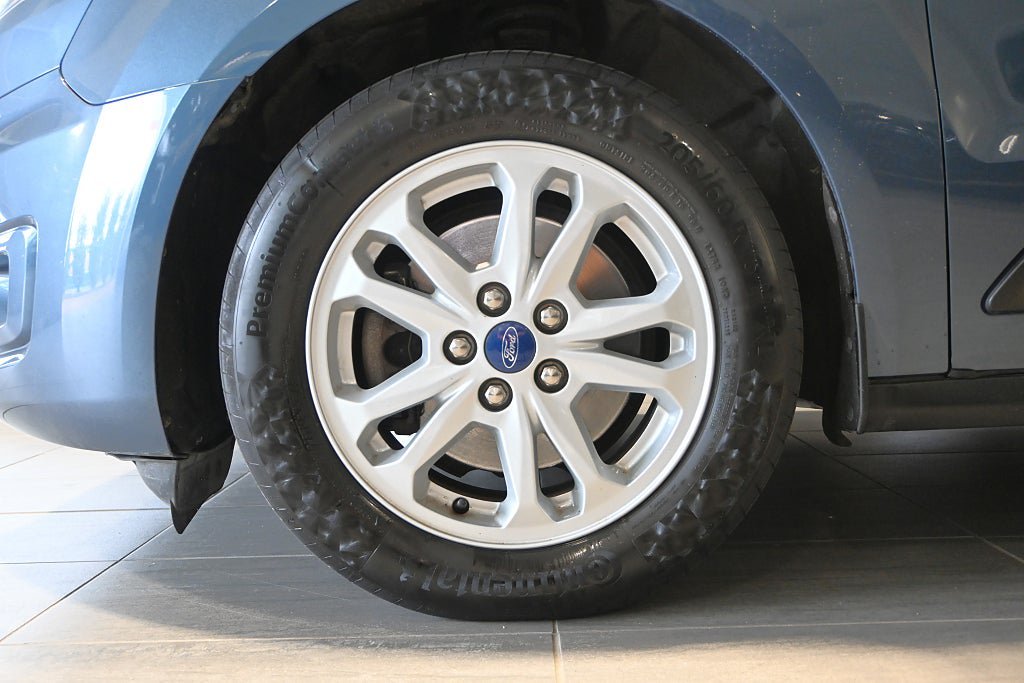 Vehicle Image 6