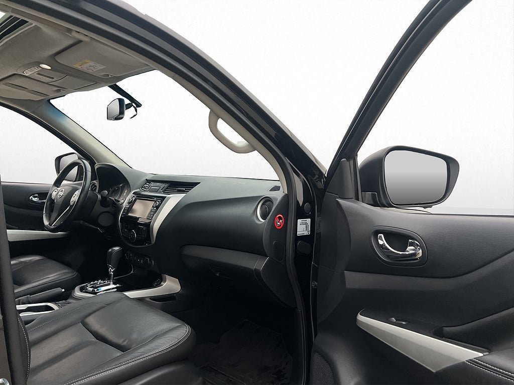 Vehicle Image 32