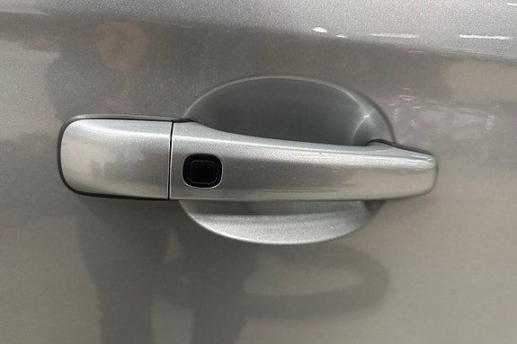 Vehicle Image 28