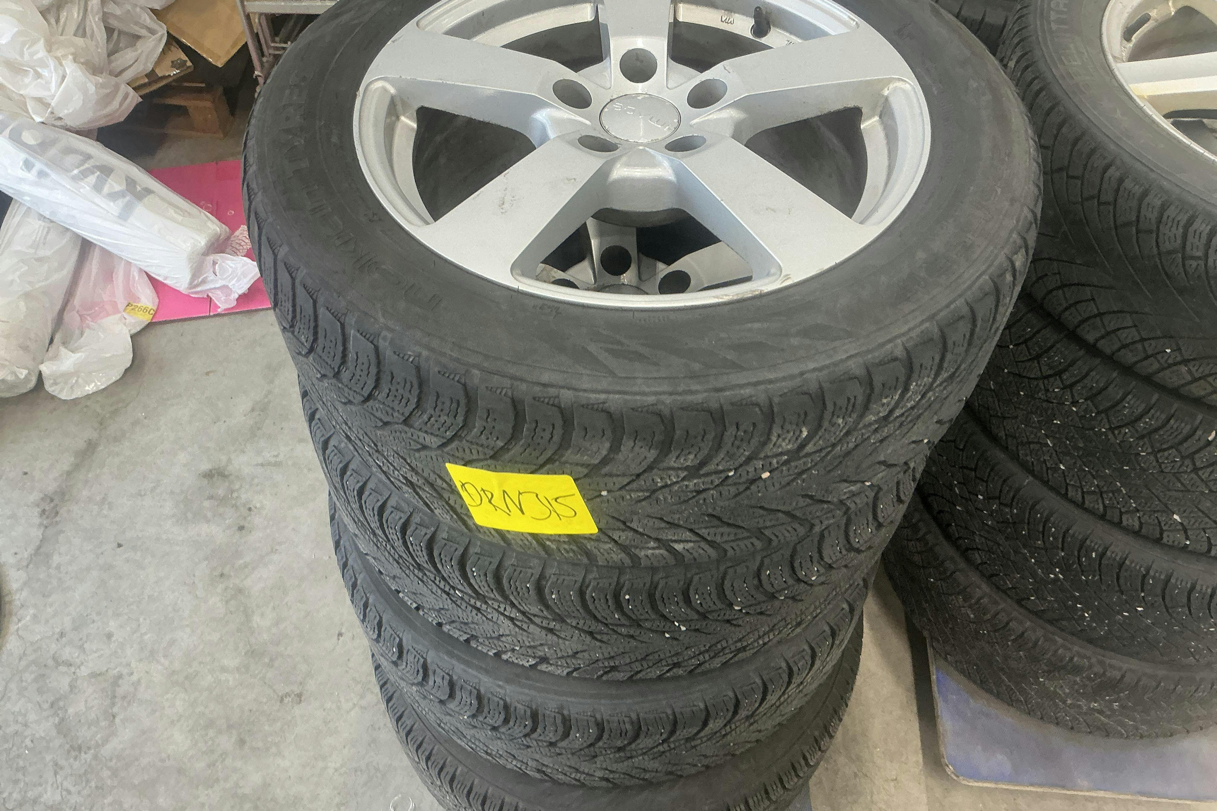 Vehicle Image 15
