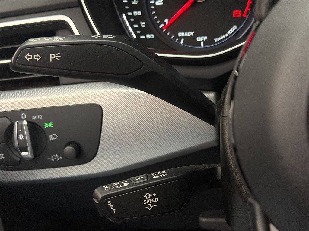 Vehicle Image 26