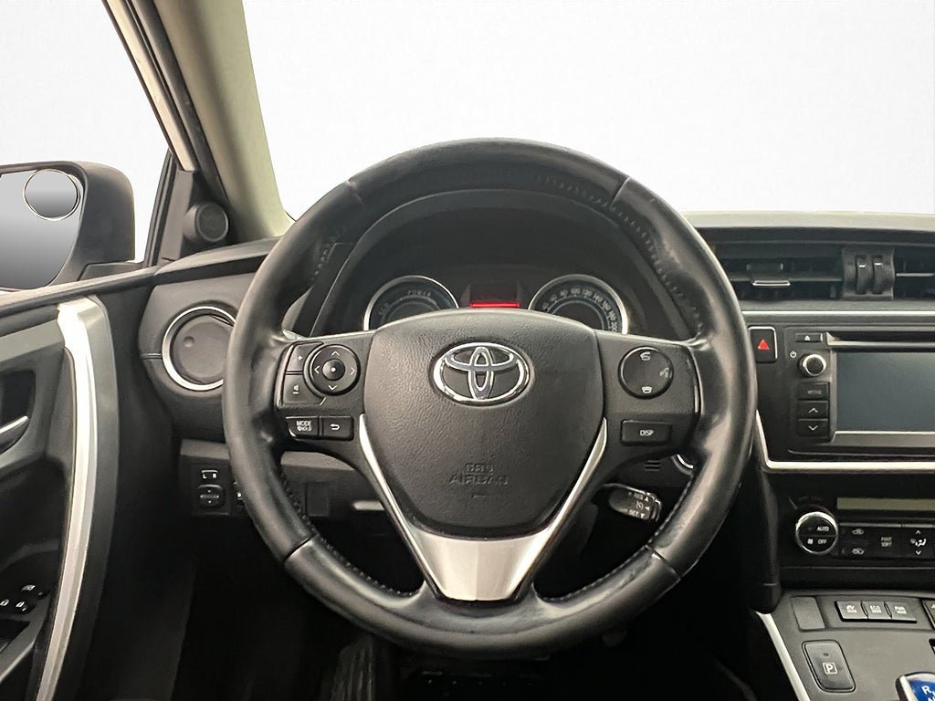 Vehicle Image 10