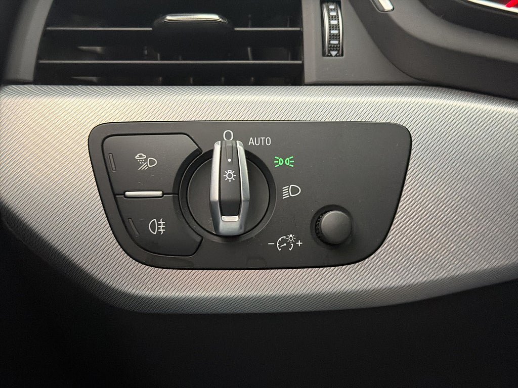 Vehicle Image 27