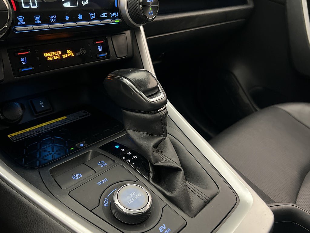 Vehicle Image 26