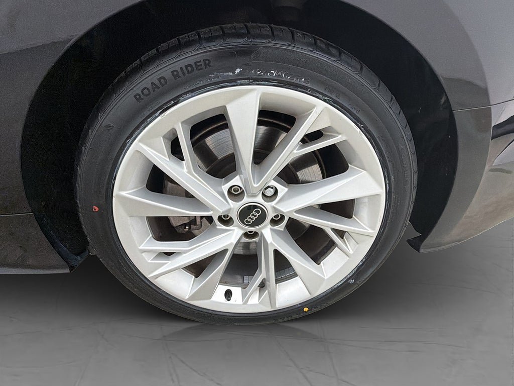 Vehicle Image 33