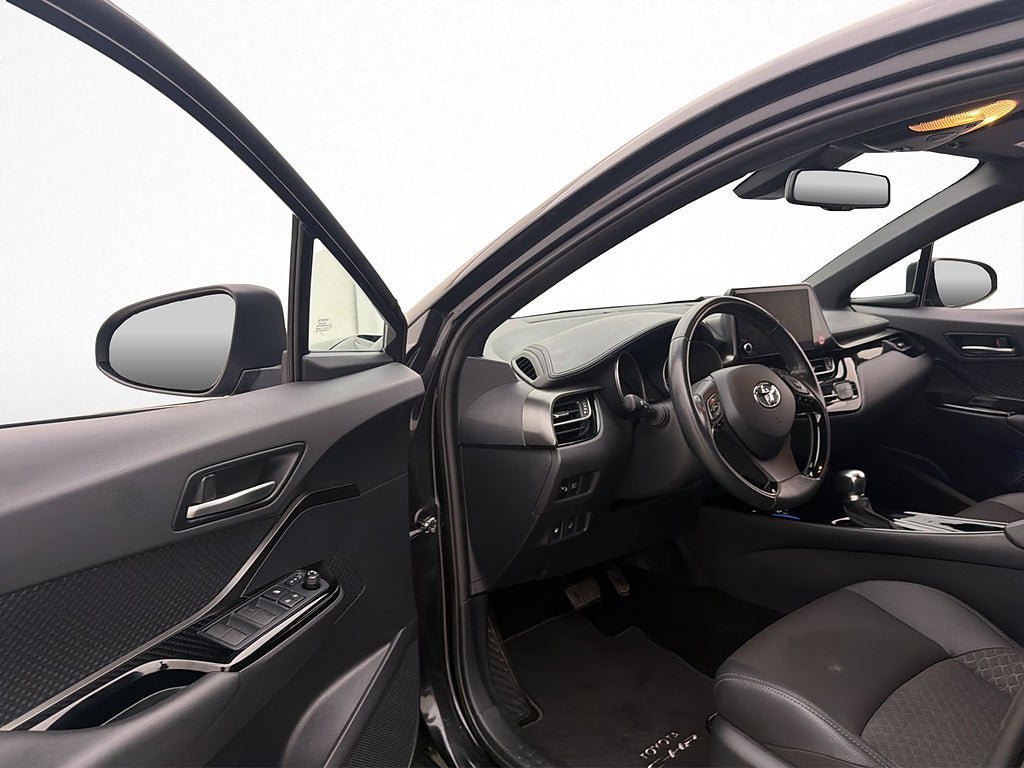 Vehicle Image 9