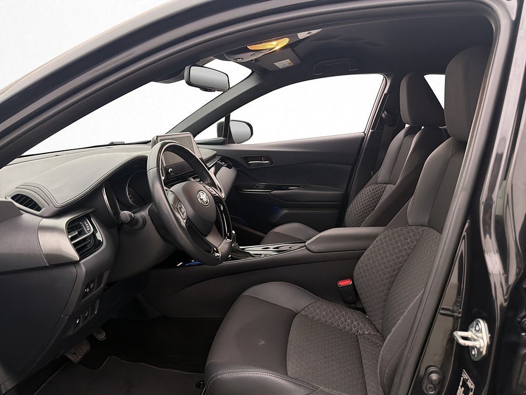 Vehicle Image 10
