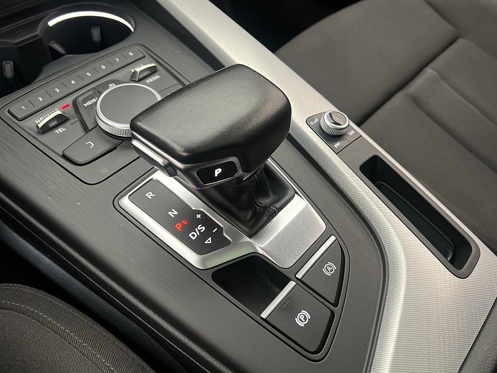 Vehicle Image 24
