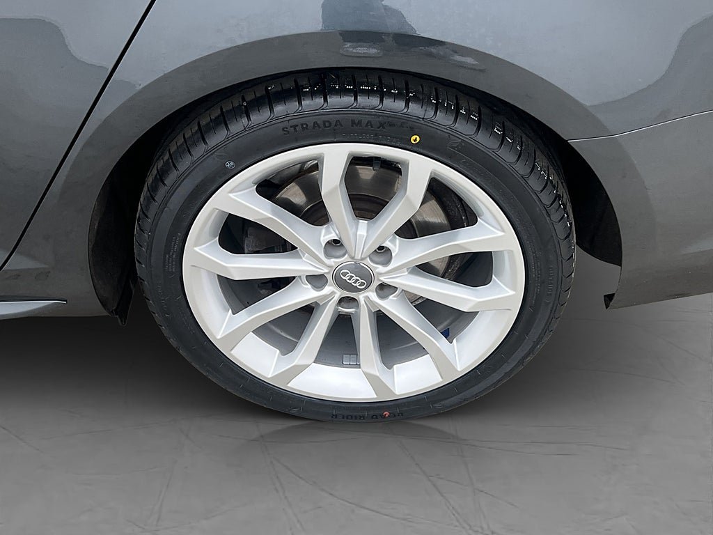 Vehicle Image 32