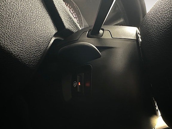 Vehicle Image 24
