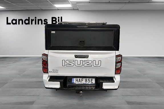 Vehicle Image 6