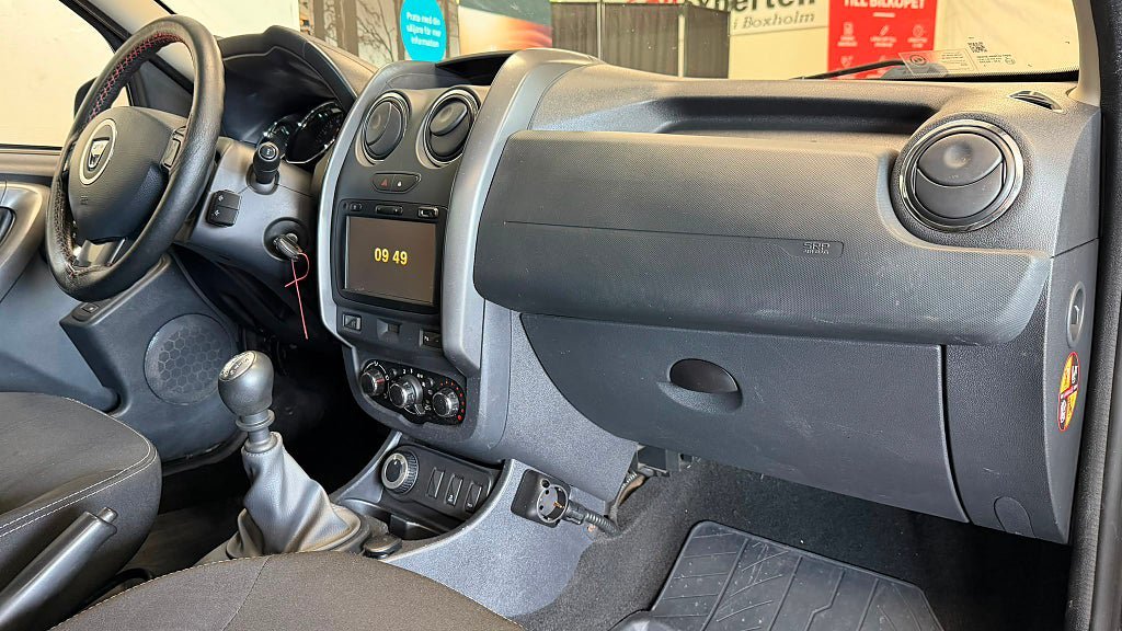 Vehicle Image 13