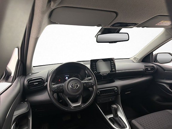 Vehicle Image 12
