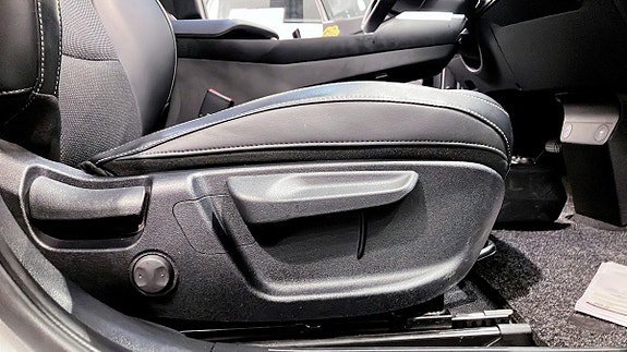 Vehicle Image 16