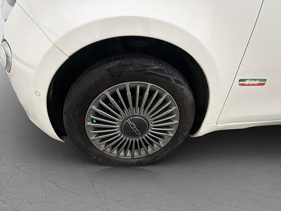 Vehicle Image 32