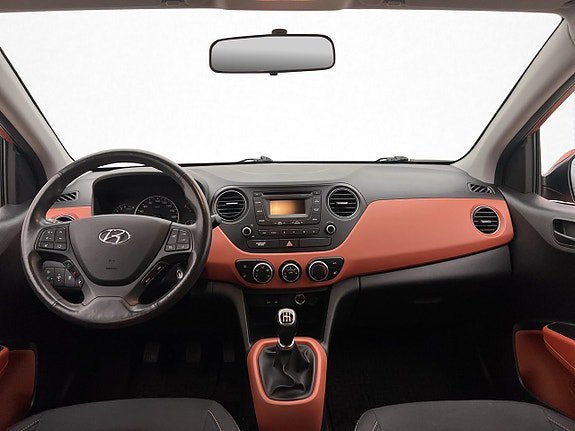 Vehicle Image 10