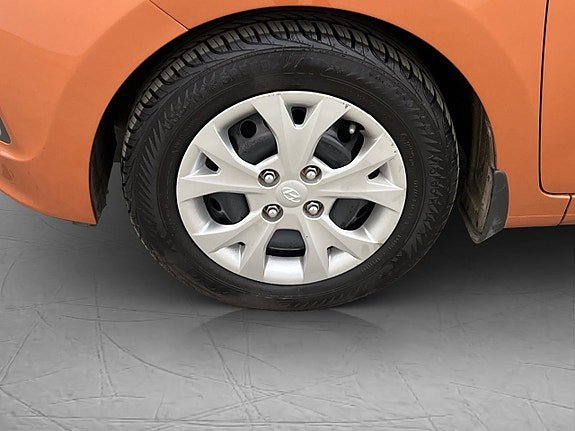 Vehicle Image 23