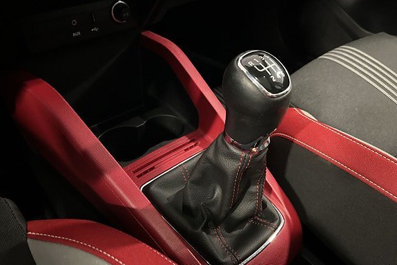 Vehicle Image 19