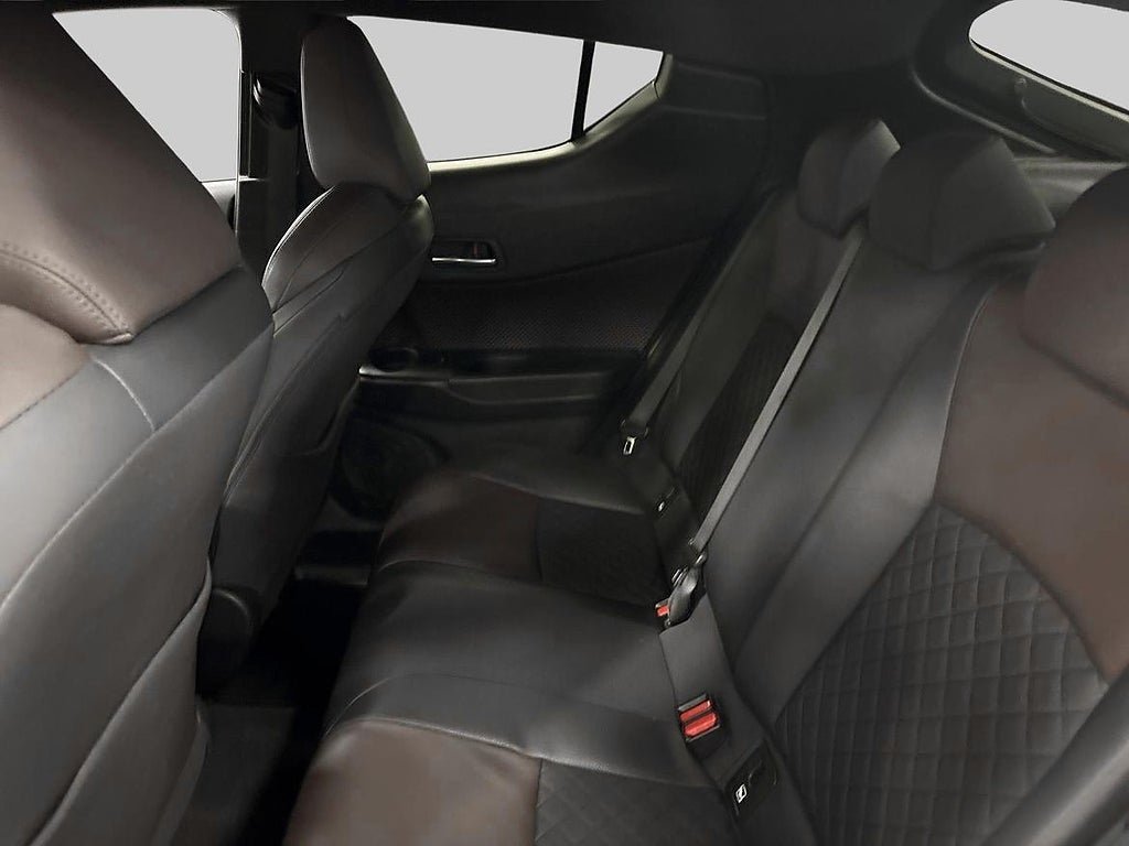 Vehicle Image 11